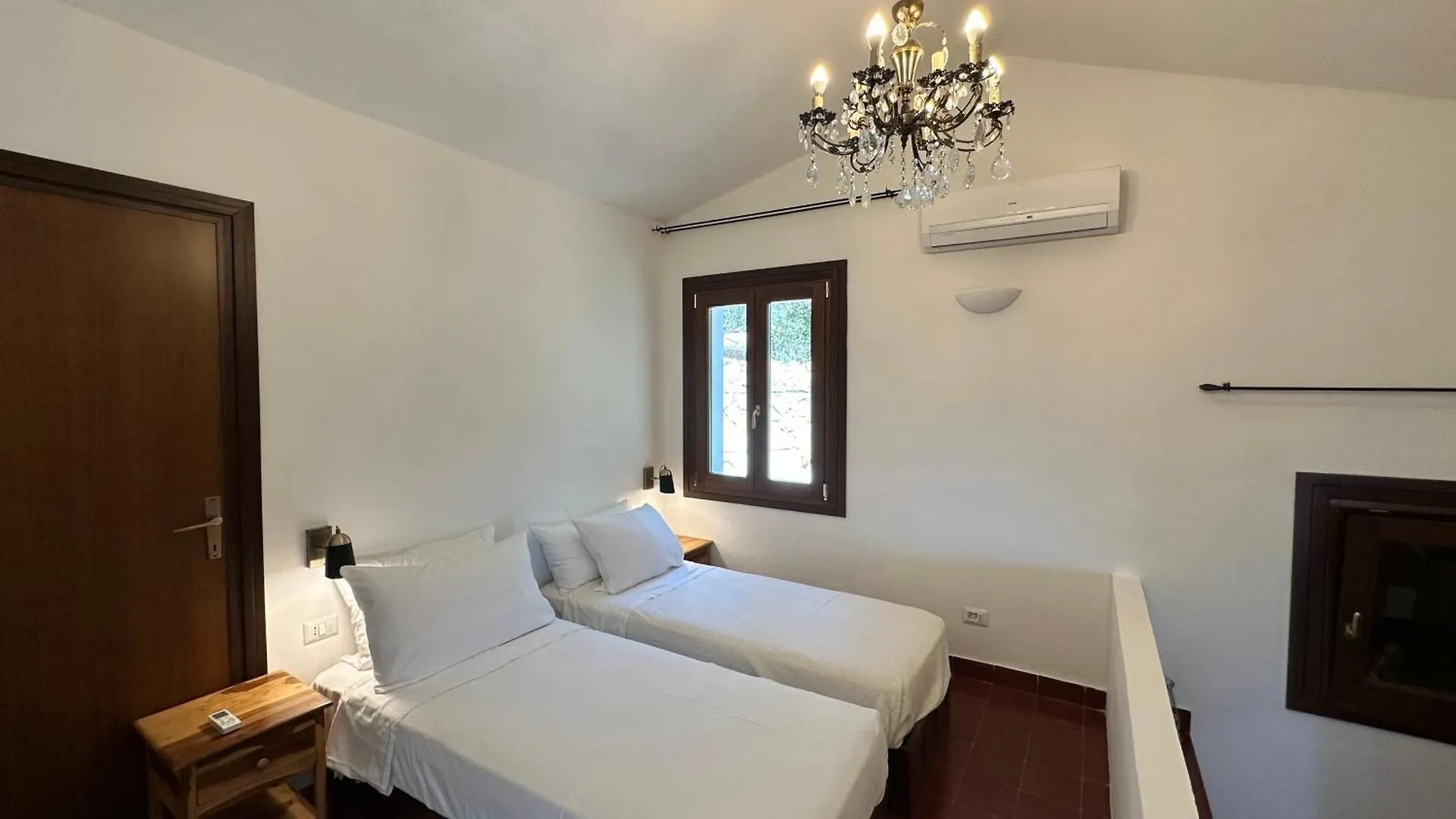 Villa Lyra - Private With Incredible Sea And Sunset Views With Hot Tub Torre delle Stelle Italien